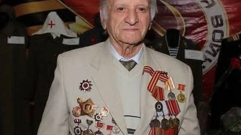 Трех ветеранов ВОВ поздравил с днем рождения губернатор Кубани Кондратьев