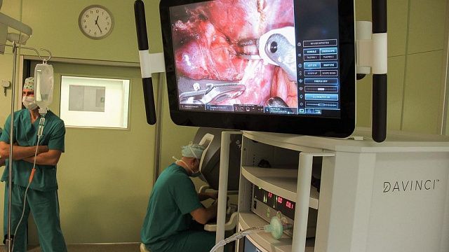 Роботизированная хирургическая система «Da Vinci». Фото: www.instagram.com/kkb1krasnodar