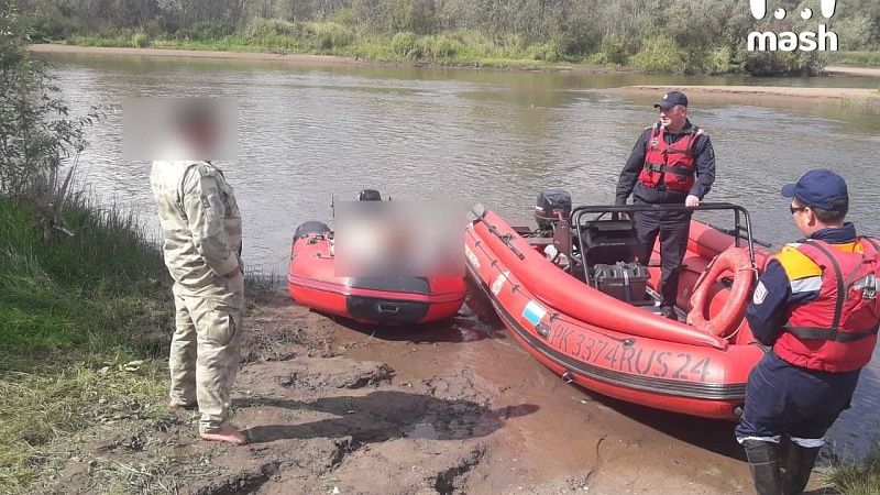 Рыбак два дня дрейфовал с телом брата на сломанной лодке в Красноярском крае