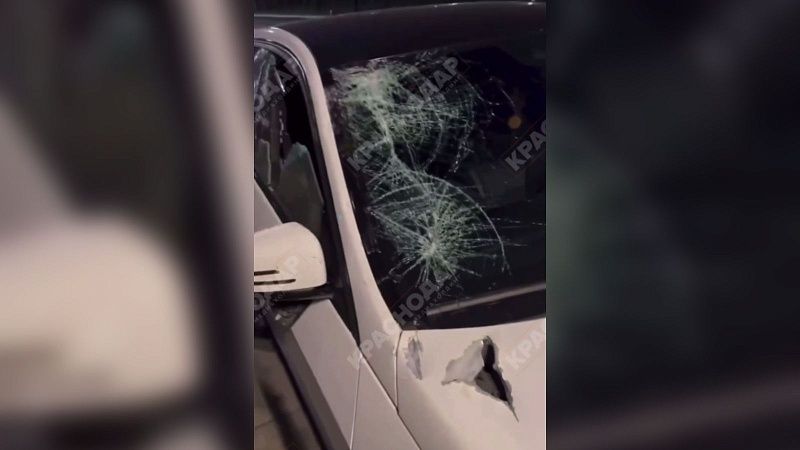 Бросавшего плитку в машины пьяного гостя из Подмосковья задержали в Краснодаре