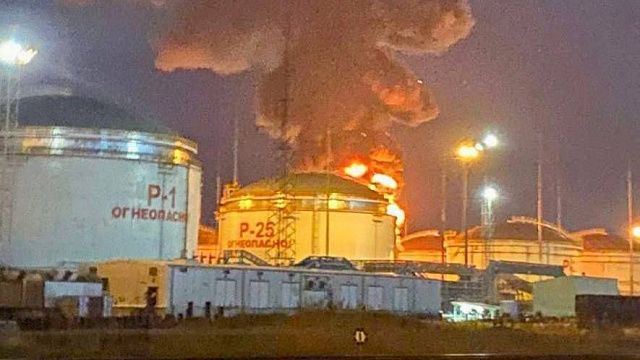 ТАСС: пожар на нефтебазе в Темрюкском районе произошел из-за падения беспилотника