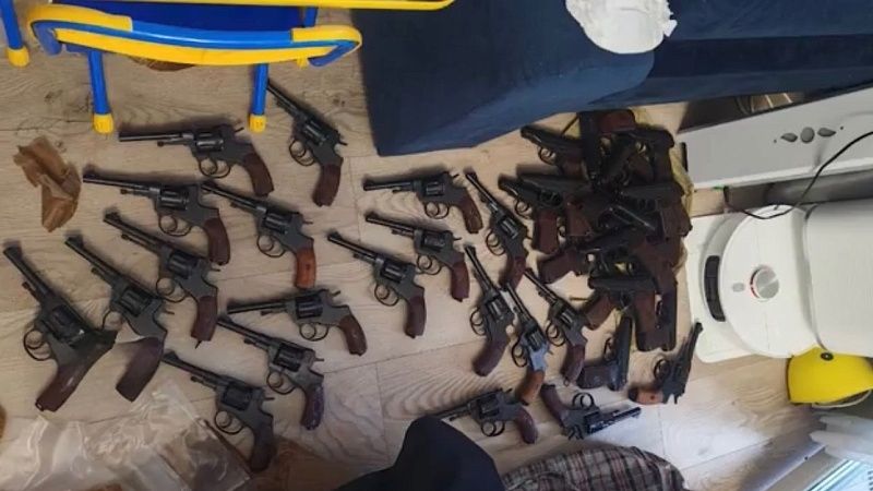 ФСБ задержали 150 подпольных оружейников в России 