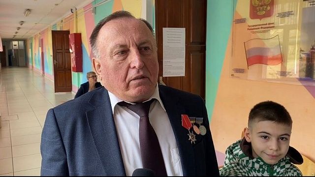 Василий Чанба проголосовал на выборах президента РФ. 
