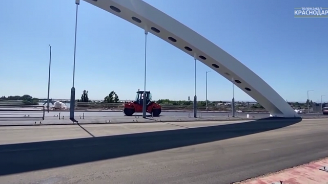 Яблоновский мост откроют позже запланированной даты. Фото: телеканал «Краснодар»