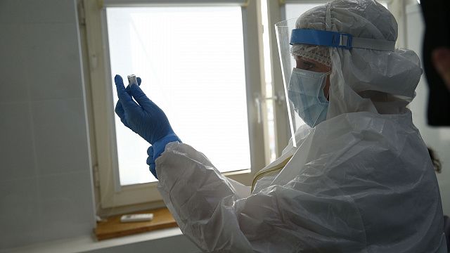 Роспотребнадзор выявил 17 случаев заражения новым штаммом коронавируса в России. Фото: Геннадий Аносов