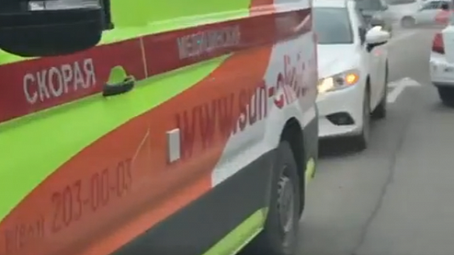 В Краснодаре задержан водитель иномарки, который ехал за машиной скорой помощи по встречной полосе