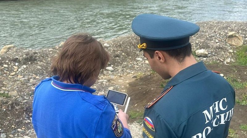 До утра приостановлены поиски кубанского школьника, унесенного рекой в Адыгее