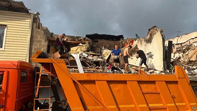 Устранение последствий атаки дронов показали власти Сочи