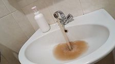 Рыжую воду в кранах объяснили в МЦУ Краснодара