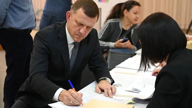 Евгений Наумов проголосовал на выборах губернатора и депутатов Гордумы