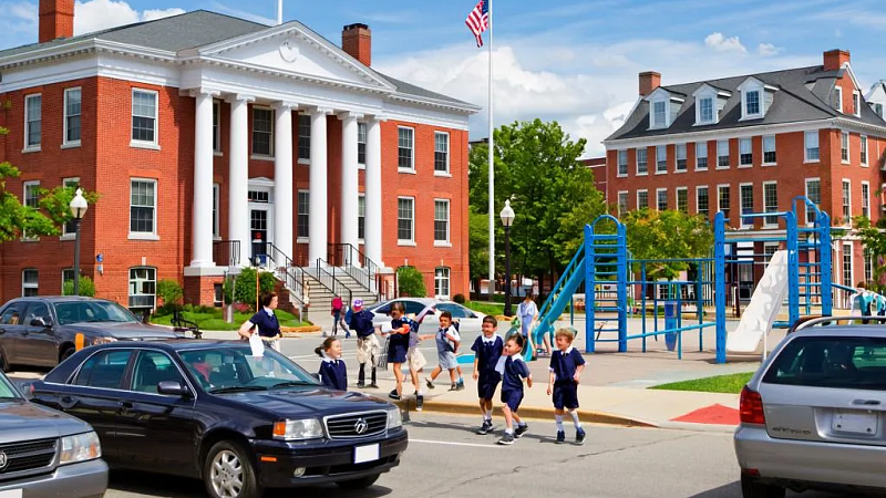 Учитель много лет насиловал школьниц и снимал порно в США 