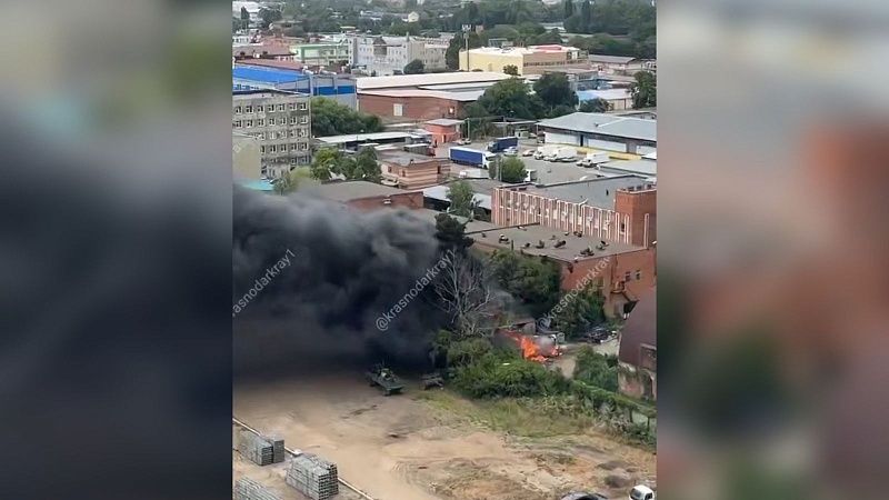 Пожар на территории складов охватил площадь 100 «квадратов» в Краснодаре