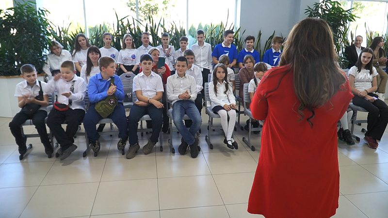 Дети больше не слышат взрывов: школьники из ЛНР приехали на каникулы в Краснодар