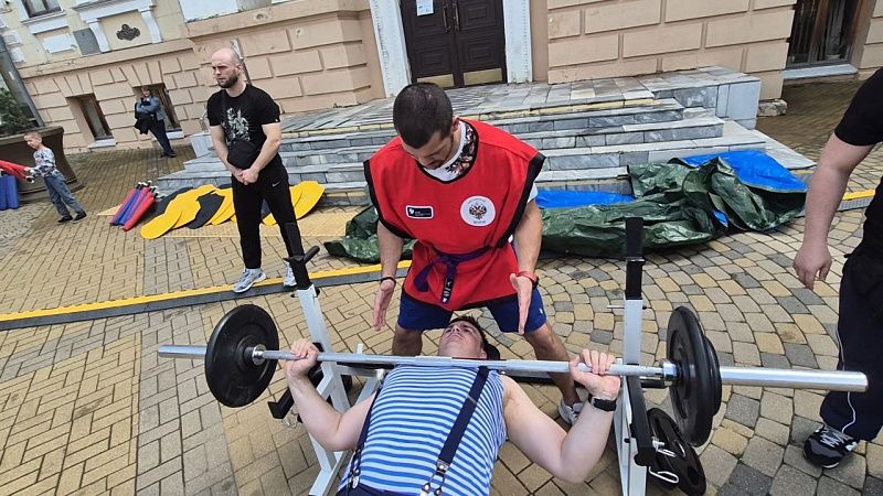 Спортивный праздник в честь Дня Победы провели на Пушкинской площади Краснодара
