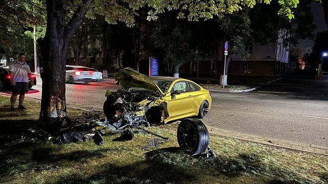 Водитель «золотого» BMW не раз попадал в ДТП из-за дерзкого вождения