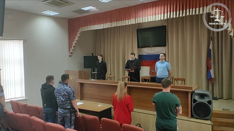 Экс-полицейского осудили за взятки от продавца табака в Сочи