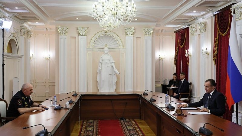Кондратьев обсудил с новым начальником полиции безопасность туристов на Кубани 