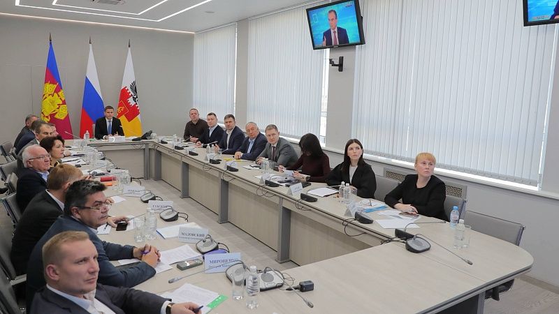 Глава Краснодара Наумов участвует в «Прямой линии» губернатора Кубани