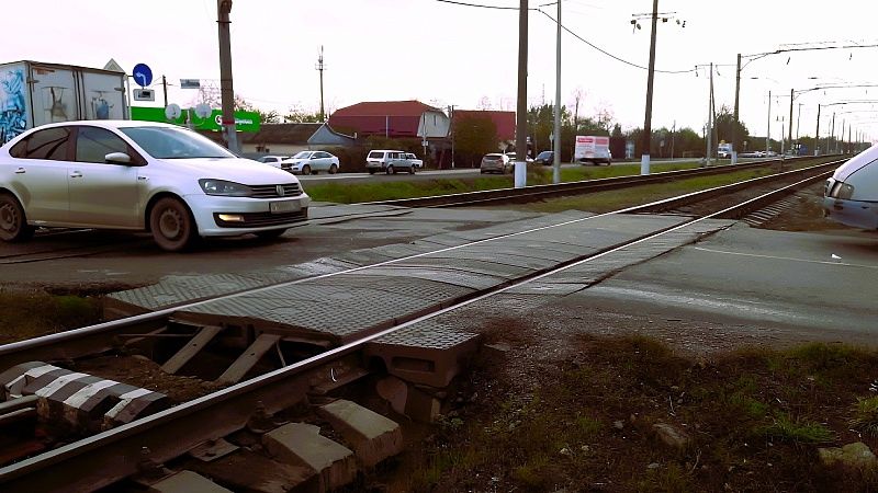 Движение через ж/д переезд на Новороссийской ограничат 15 и 16 июня в Краснодаре
