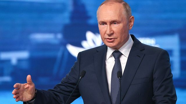 Путин сказал, что идея ограничить цены на российский газ – очередной бред ЕС 