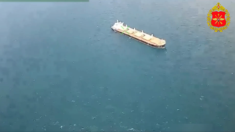 Минобороны показало удары по судам у порта Черноморск