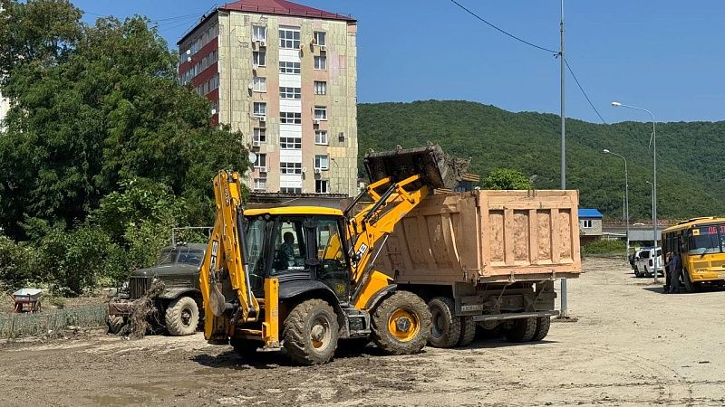 Более 11 тысяч кубов воды и ила откачали спасатели со дворов Туапсинского округа 