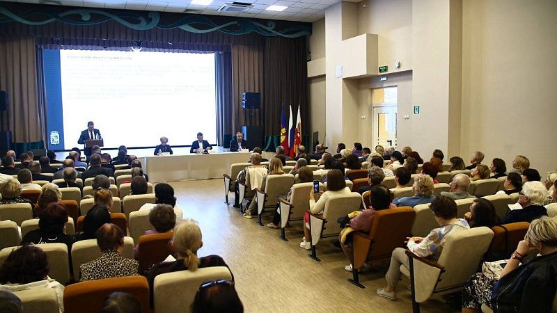 Глава Краснодара обсудил будущее Гидростроя с жителями микрорайона