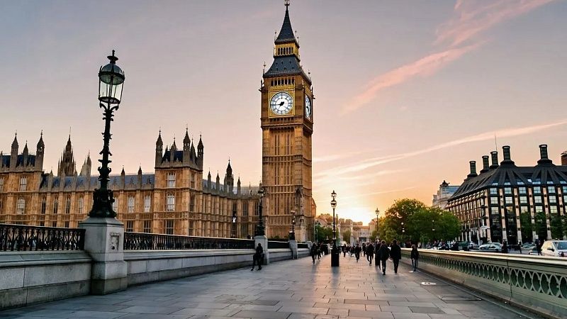 Впервые публично поддержал сексменьшинства* король Великобритании 