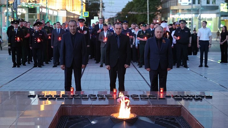 Возложили лампады к Вечному огню 22 июня руководители Кубани и Краснодара
