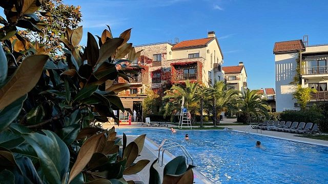 Туристы забронировали 70% мест в гостиницах Кубани на лето. Фото: телеканал «Краснодар»