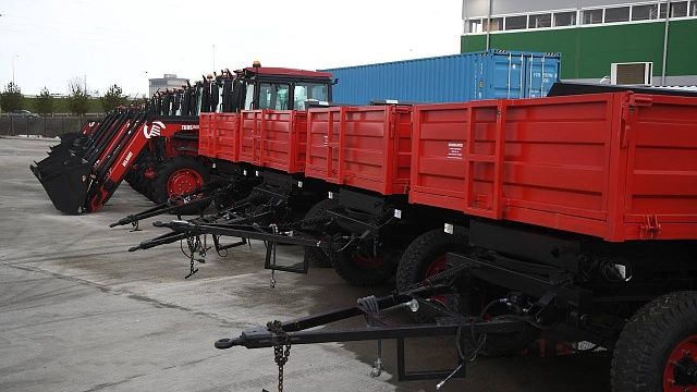 Для коммунальных нужд краевой столицы закупили 15 единиц техники из Беларуси