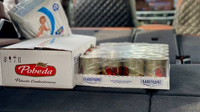 Попала на видео кража мигрантами гуманитарной помощи бойцам СВО в Подмосковье