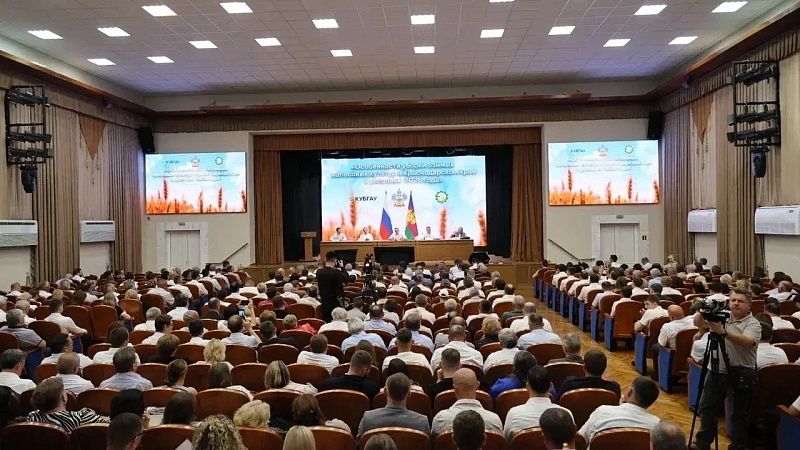 Губернатор Кондратьев объявил о старте уборочной кампании на Кубани 