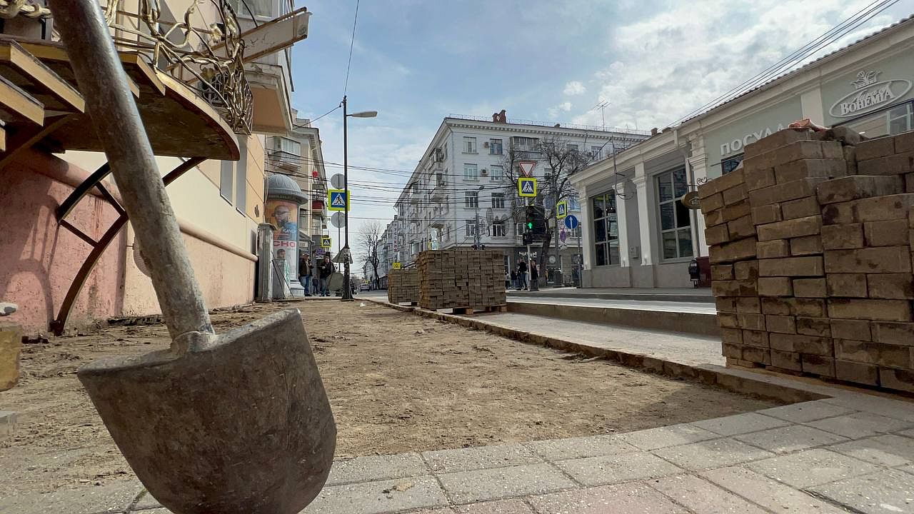 В Краснодаре начали переустройство участка улицы Чапаева. Фото: телеканал «Краснодар»