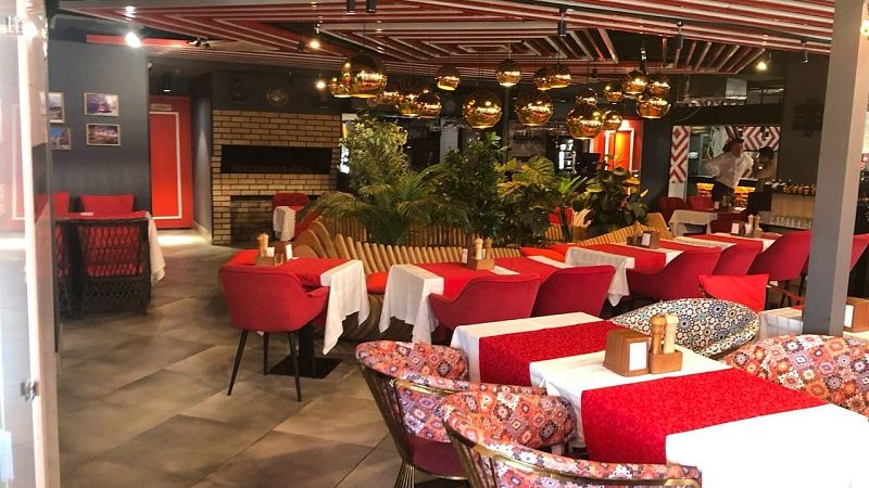 Популярный ресторан закрыли судебные приставы в центре Сочи