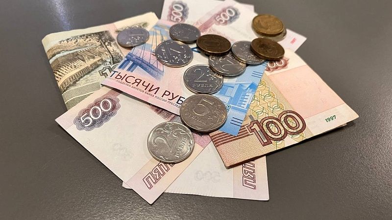 Около 127 тысяч рублей получают сотрудники маркетплейсов на Кубани 