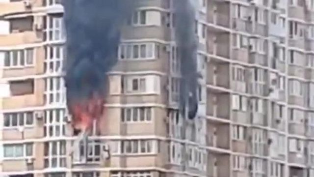В Краснодаре потушили пожар в шестнадцатиэтажном доме по улице Архитектора Петина