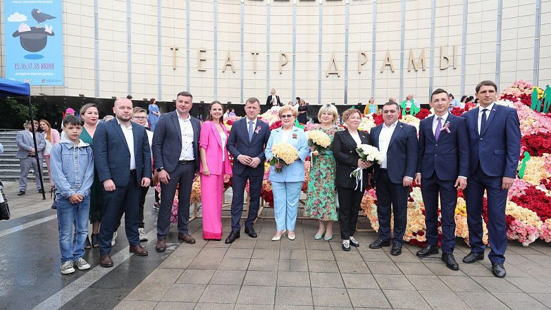 Евгений Наумов и Вера Галушко приняли участие в патриотической акции в Краснодаре