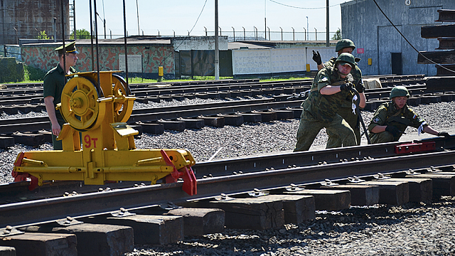 Железнодорожные войска России строят и обслуживают пути, используемые для воинских перевозок. Фото: мультимедиа.минобороны.рф