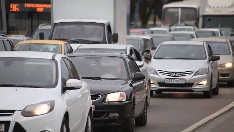 Мужчина скончался в пробке у АЗС в Пермском крае