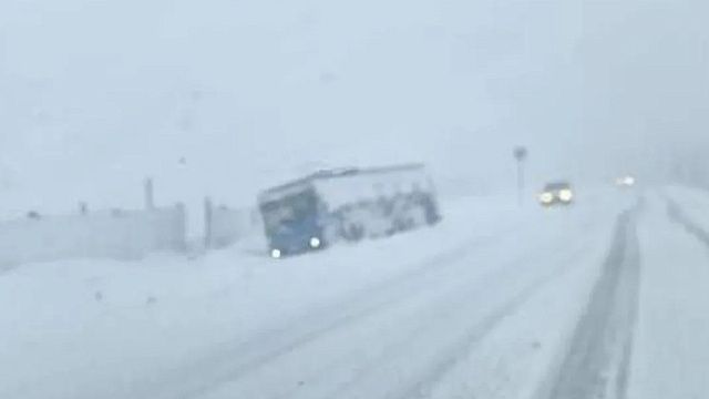 Снежный циклон вызвал массу ДТП и пробок в Петропавловске-Камчатском 