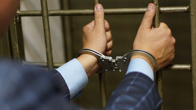 Экс-начальника колонии обвинили в сговоре с «блатными» сидельцами на Камчатке