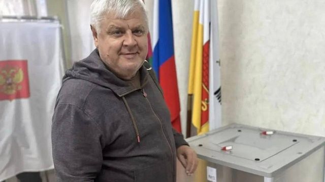 Олимпийский чемпион по прыжкам на батуте Москаленко проголосовал на выборах