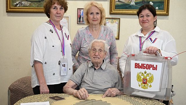 Герой России Сюткин проголосовал на выборах губернатора Кубани в Сочи