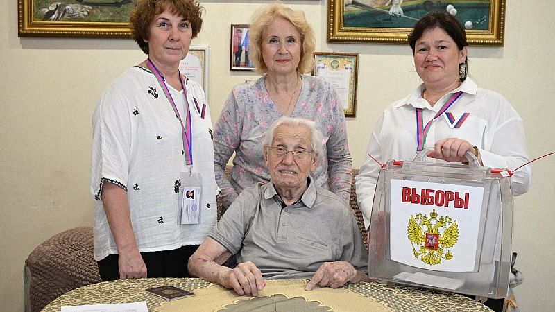 Герой России Сюткин проголосовал на выборах губернатора Кубани в Сочи