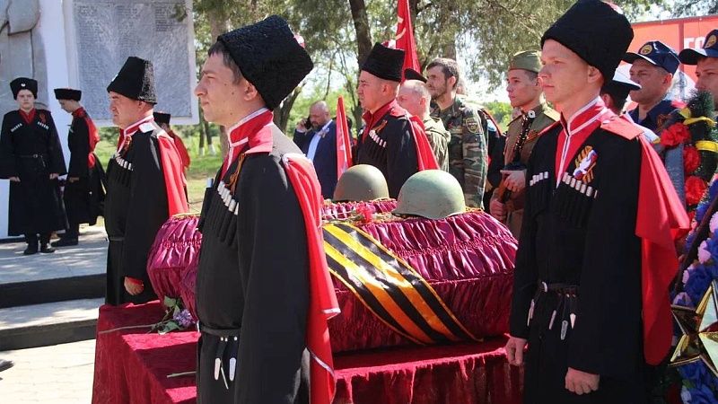 Накануне Дня Победы перезахоронили останки солдат в Кущевском районе