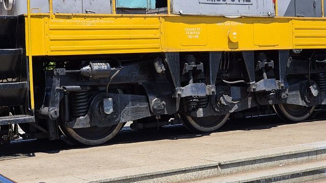 С рельсов сошёл локомотив поезда «Москва – Владивосток»