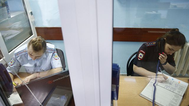 В Краснодаре выпившая женщина украла более 34 тысяч рублей у хозяев дома, где раньше снимала комнату 