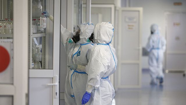 План обязательной вакцинации от коронавируса на Кубани перевыполнили медики и представители других профессией