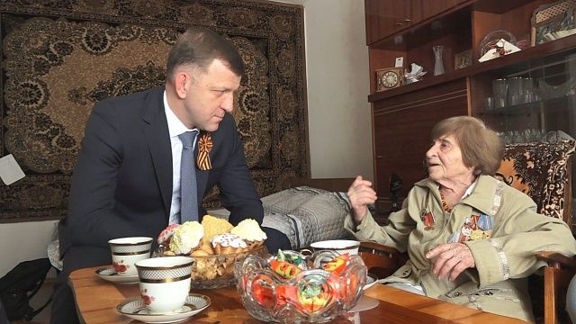Глава Краснодара вручил медали ветеранам-освободителям Крыма